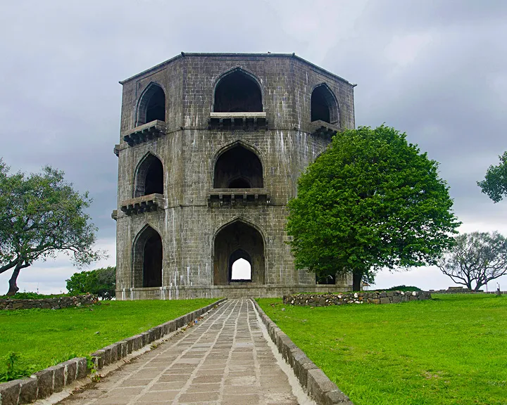 Chand Bibi Mahal