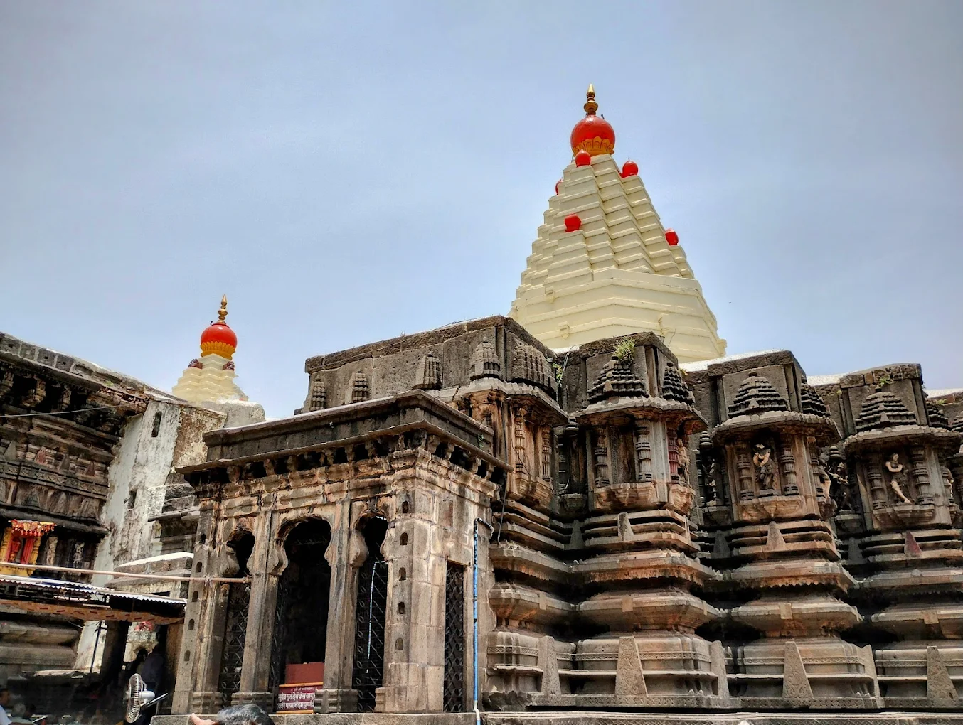 Pune to Kolhapur Taxi